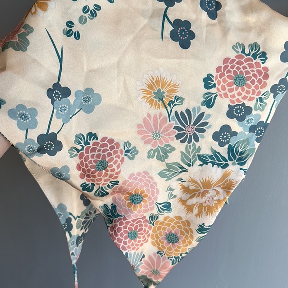 Zara Satin Effect Ecru Floral Top size S - Picture 9 of 10